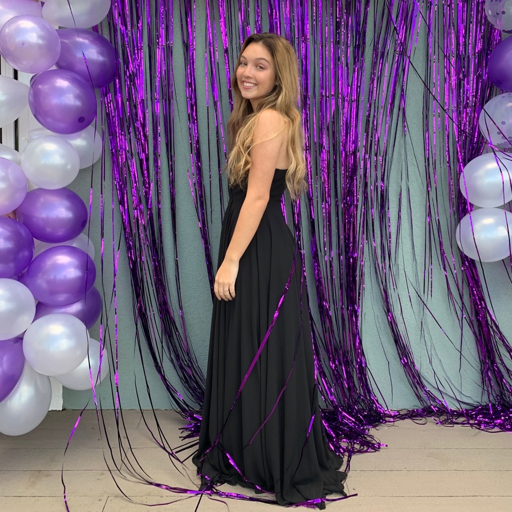 Black Long Prom Dress LULUs Size 2-4